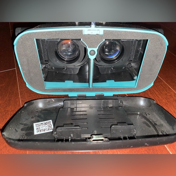 Virtual Reality Headset! - Picture 3 of 4